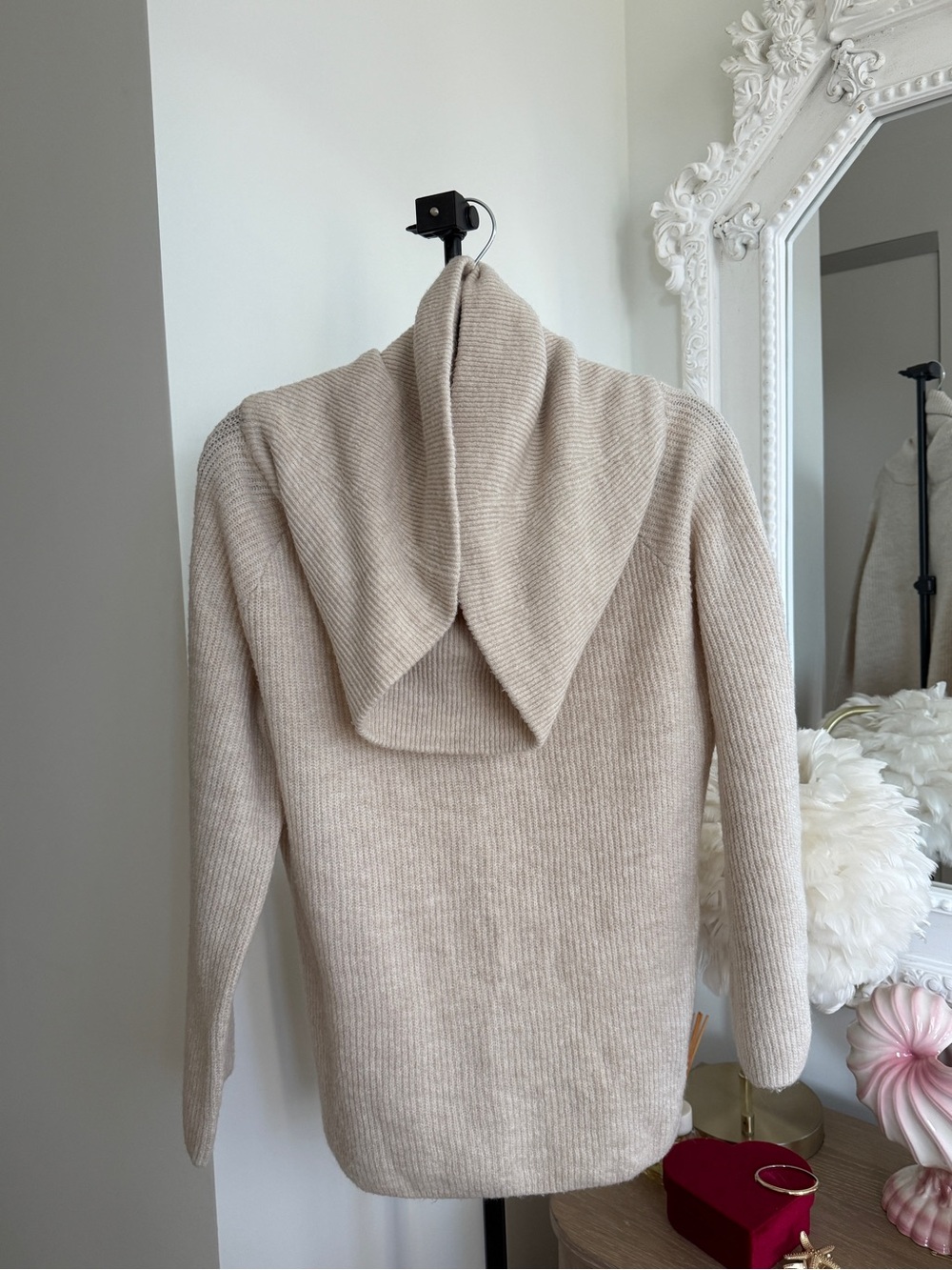 H&M Off-Shoulder Knit Sweater in beige - Oatmeal - Picture 6 of 15